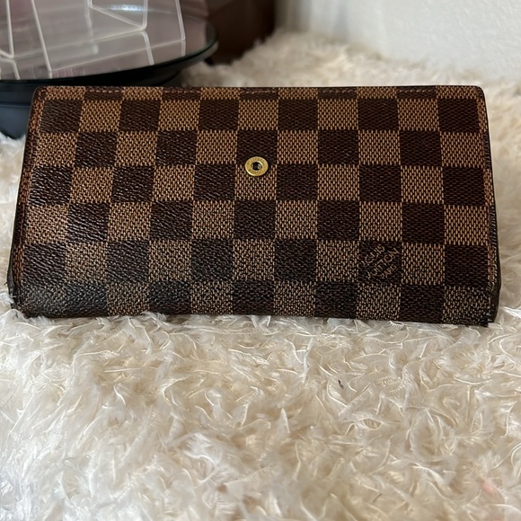 Authentic Louis Vuitton Damier Ebene International Wallet w/ Strap and D… - Picture 9 of 17